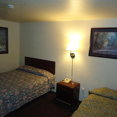 Economy Inn Victorville Room photo