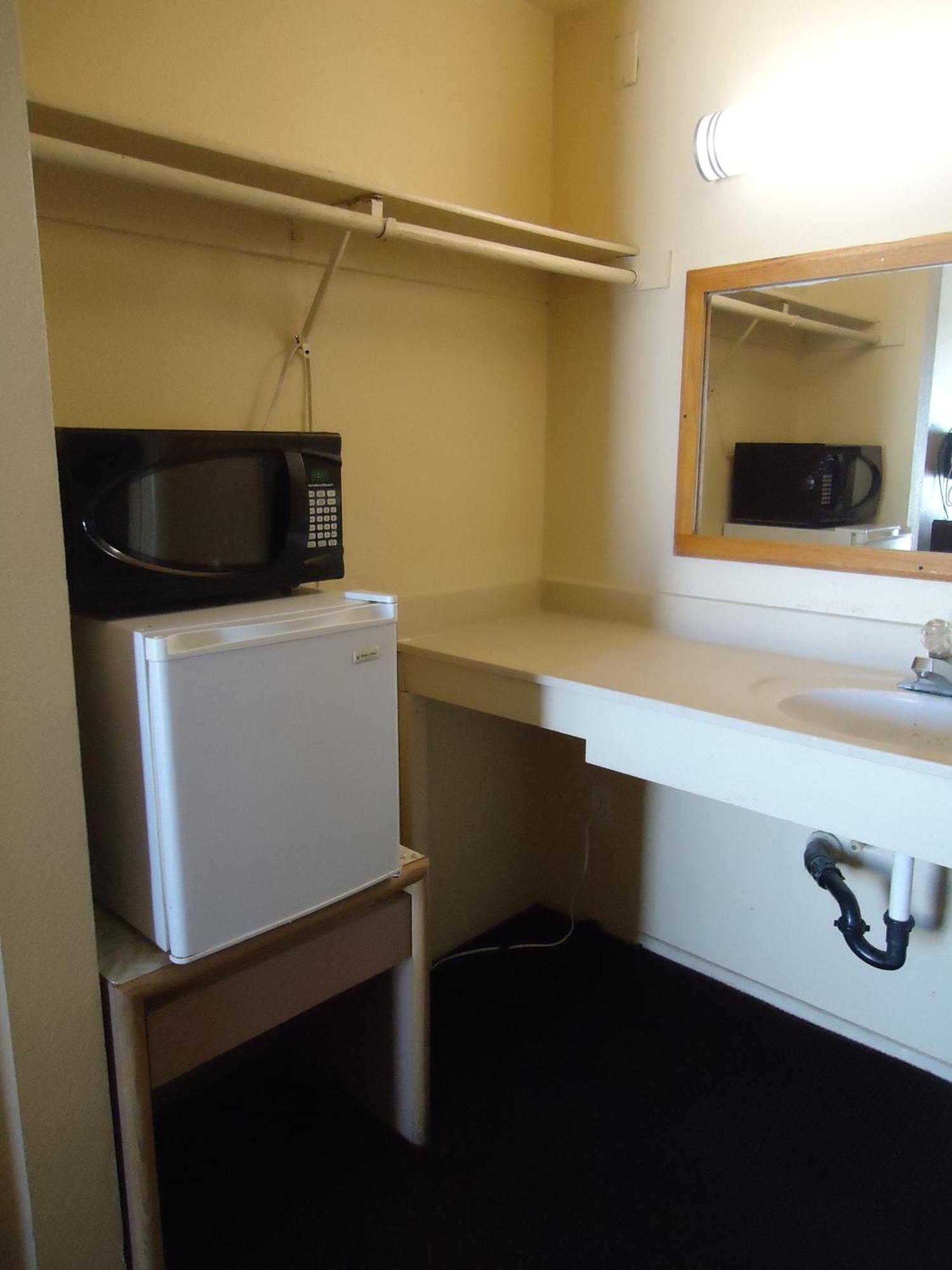 Economy Inn Victorville Room photo