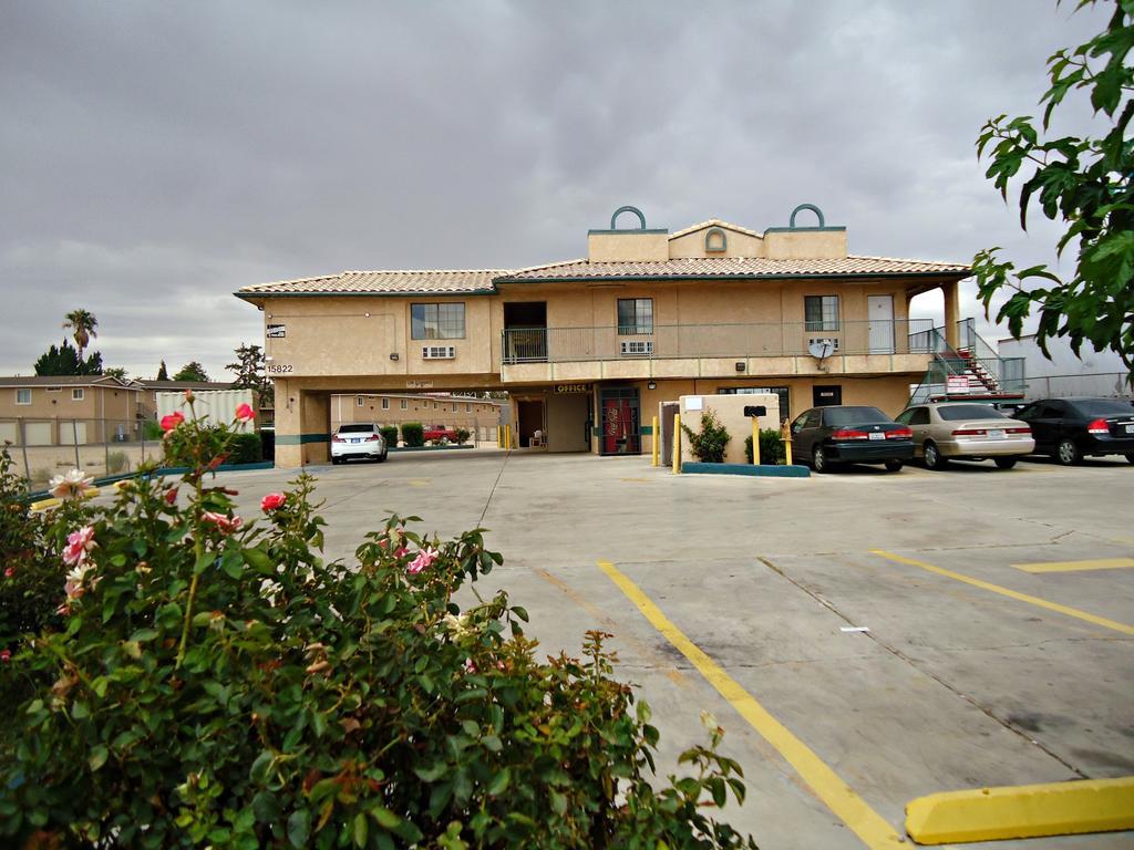 Economy Inn Victorville Exterior photo